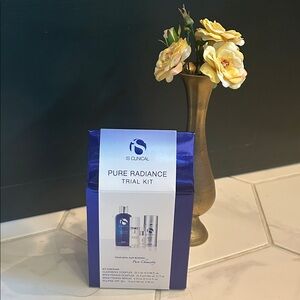 iS Clinical Pure Radiance Trial Kit NEW